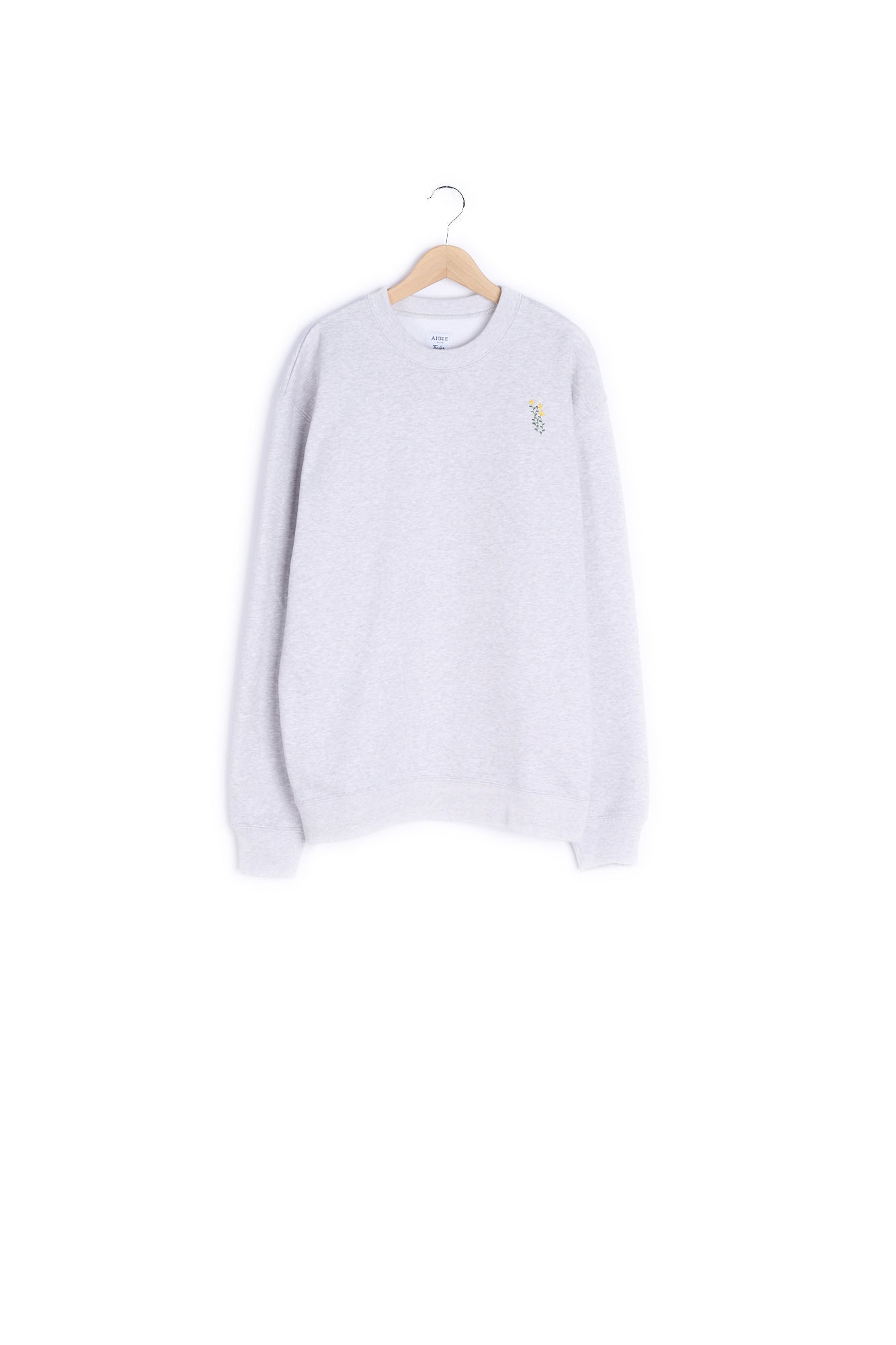 Pull chaud en laine upcyclé par Tilli Aigle