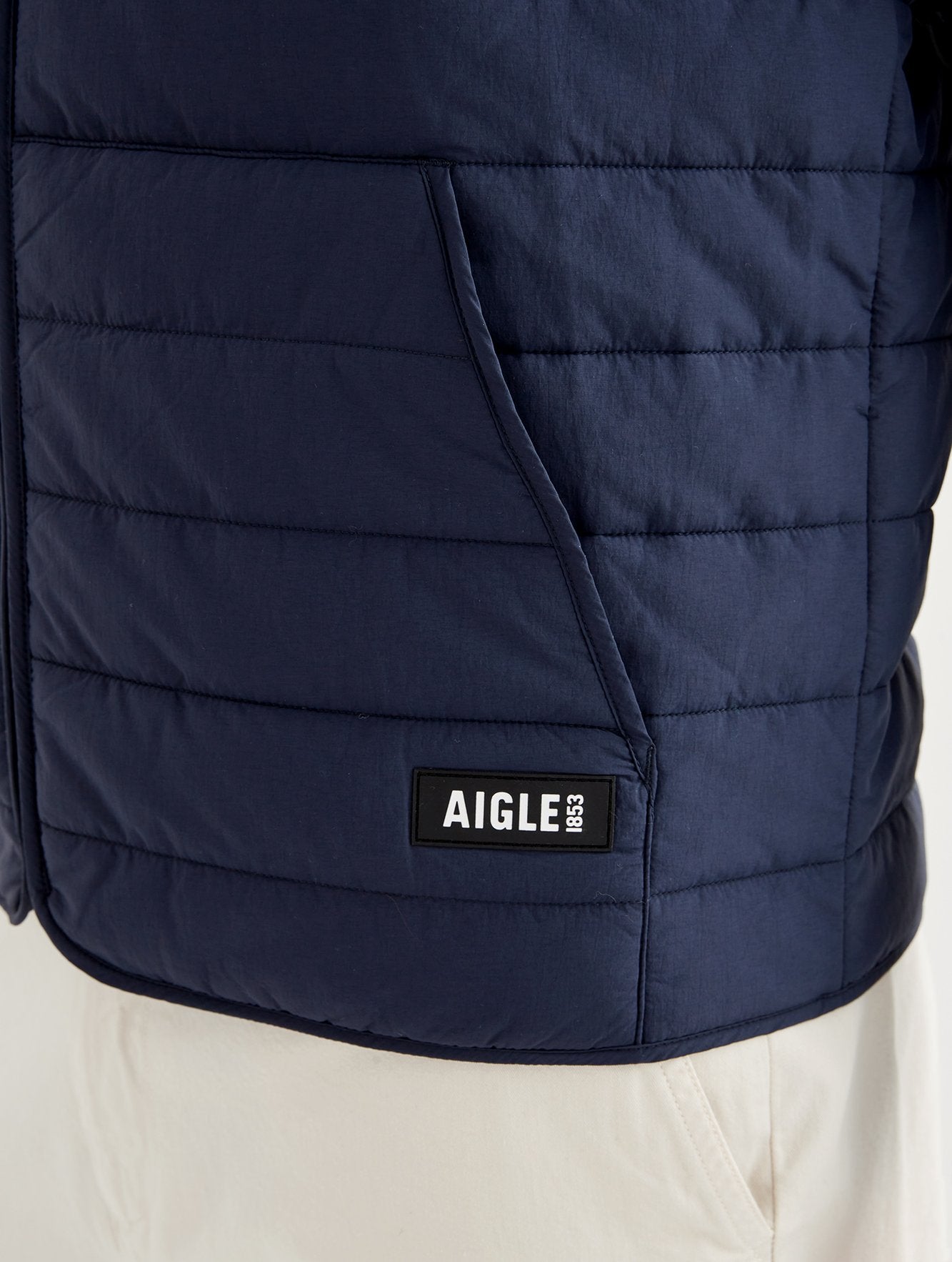 Gilet sans manches court déperlant ouate DUPONT SORONA® Aigle