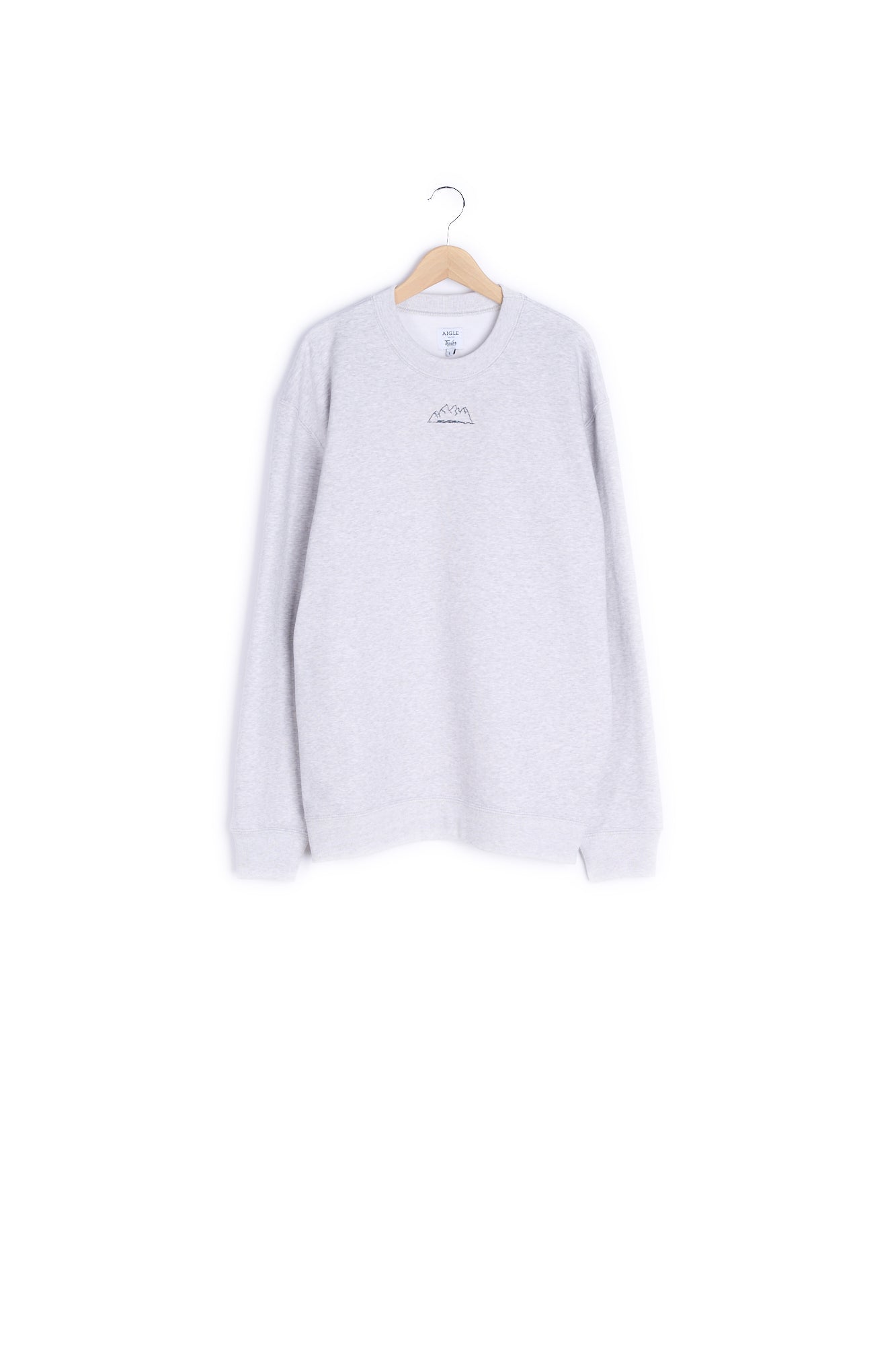 Pull chaud en laine upcyclé par Tilli Aigle