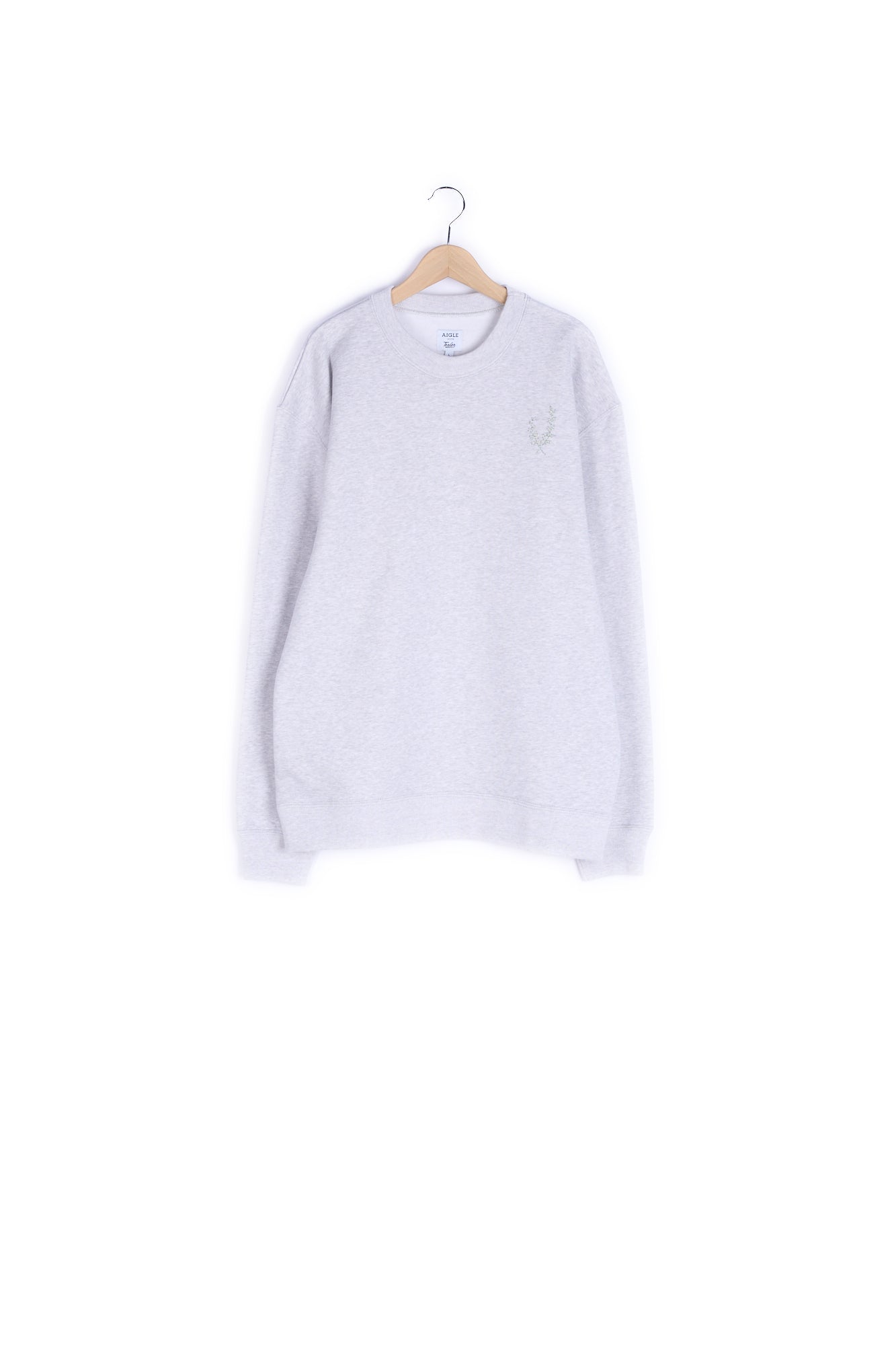 Pull chaud en laine upcyclé par Tilli Aigle