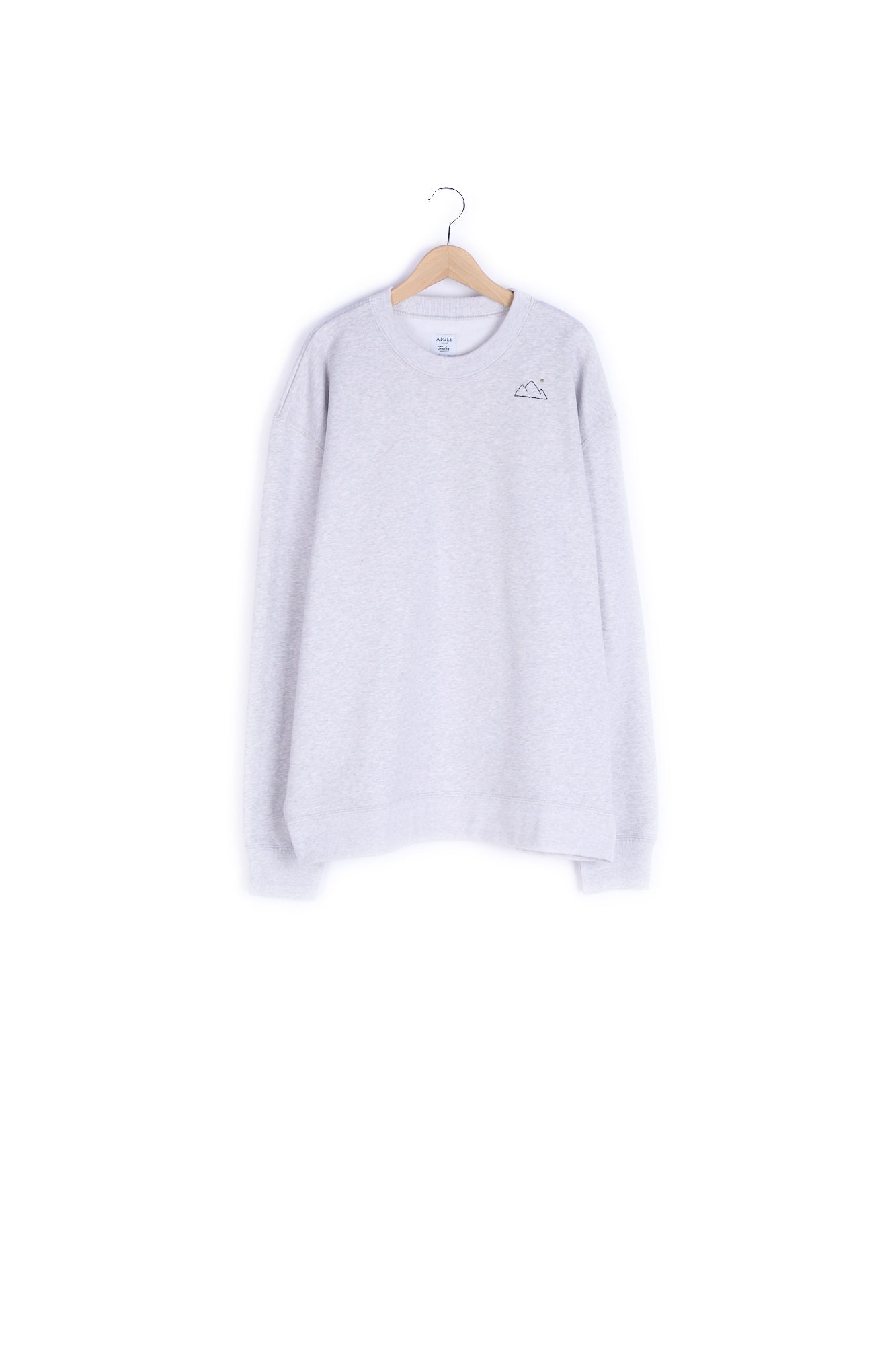 Pull chaud en laine upcyclé par Tilli Aigle