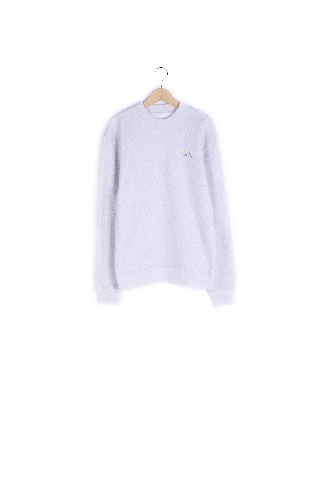 Pull chaud en laine upcyclé par Tilli Aigle