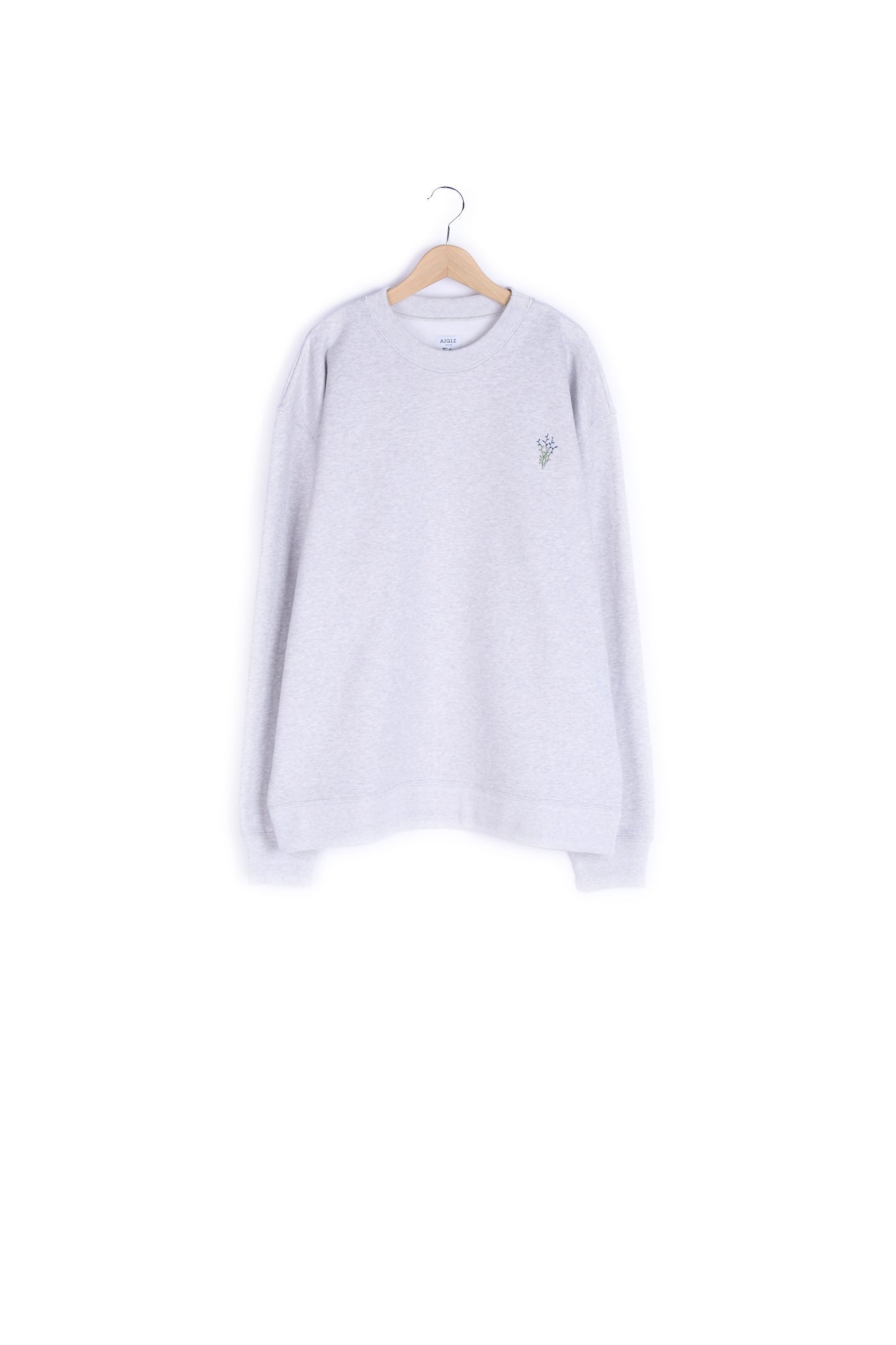 Pull chaud en laine upcyclé par Tilli Aigle