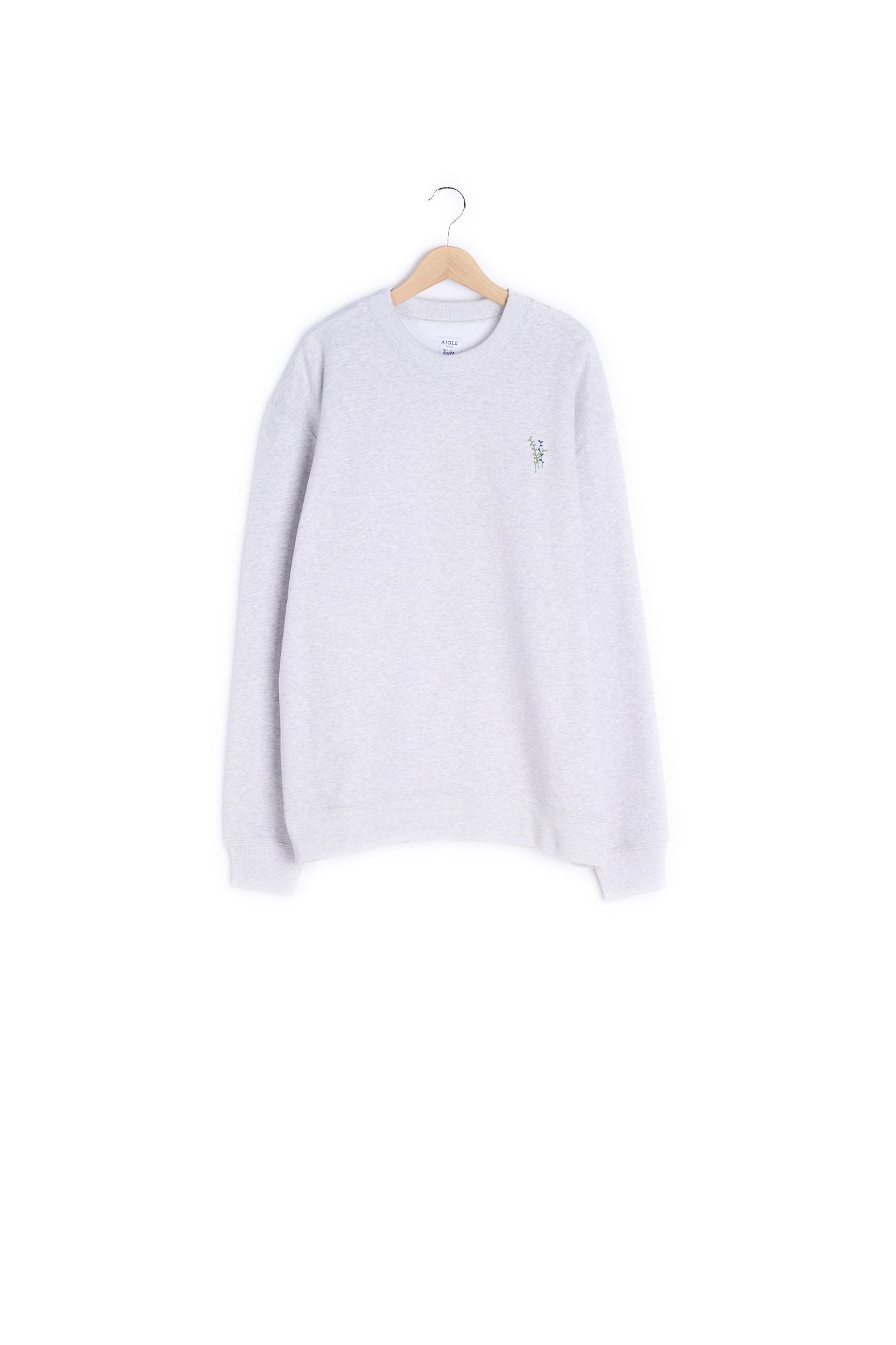 Pull chaud en laine upcyclé par Tilli Aigle