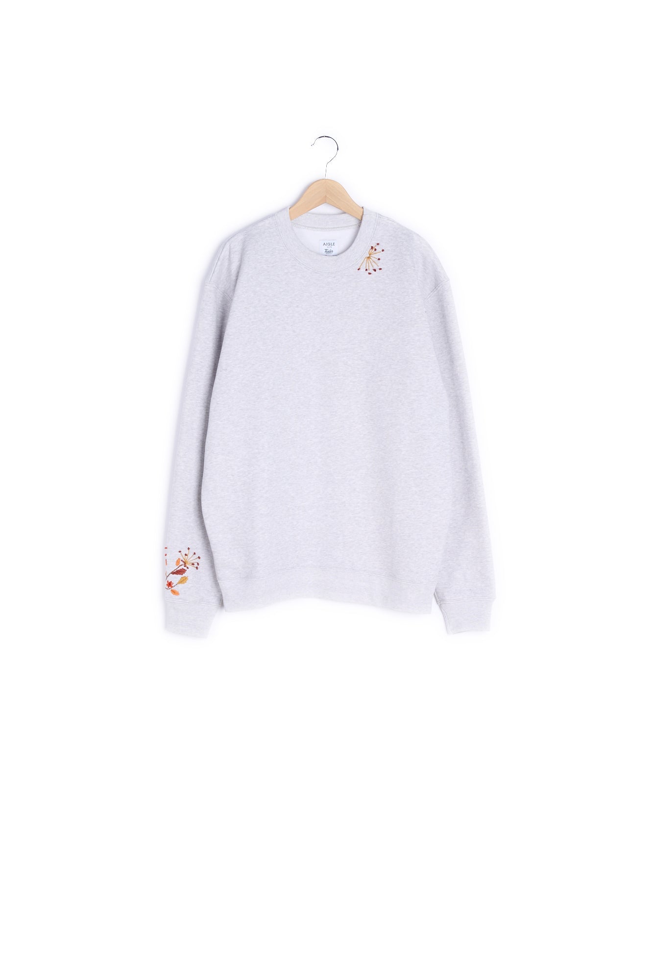 Pull chaud en laine upcyclé par Tilli Aigle